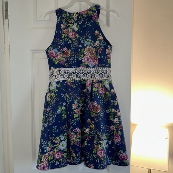 IZ Byer Girl Floral Dress - Picture 2 of 5